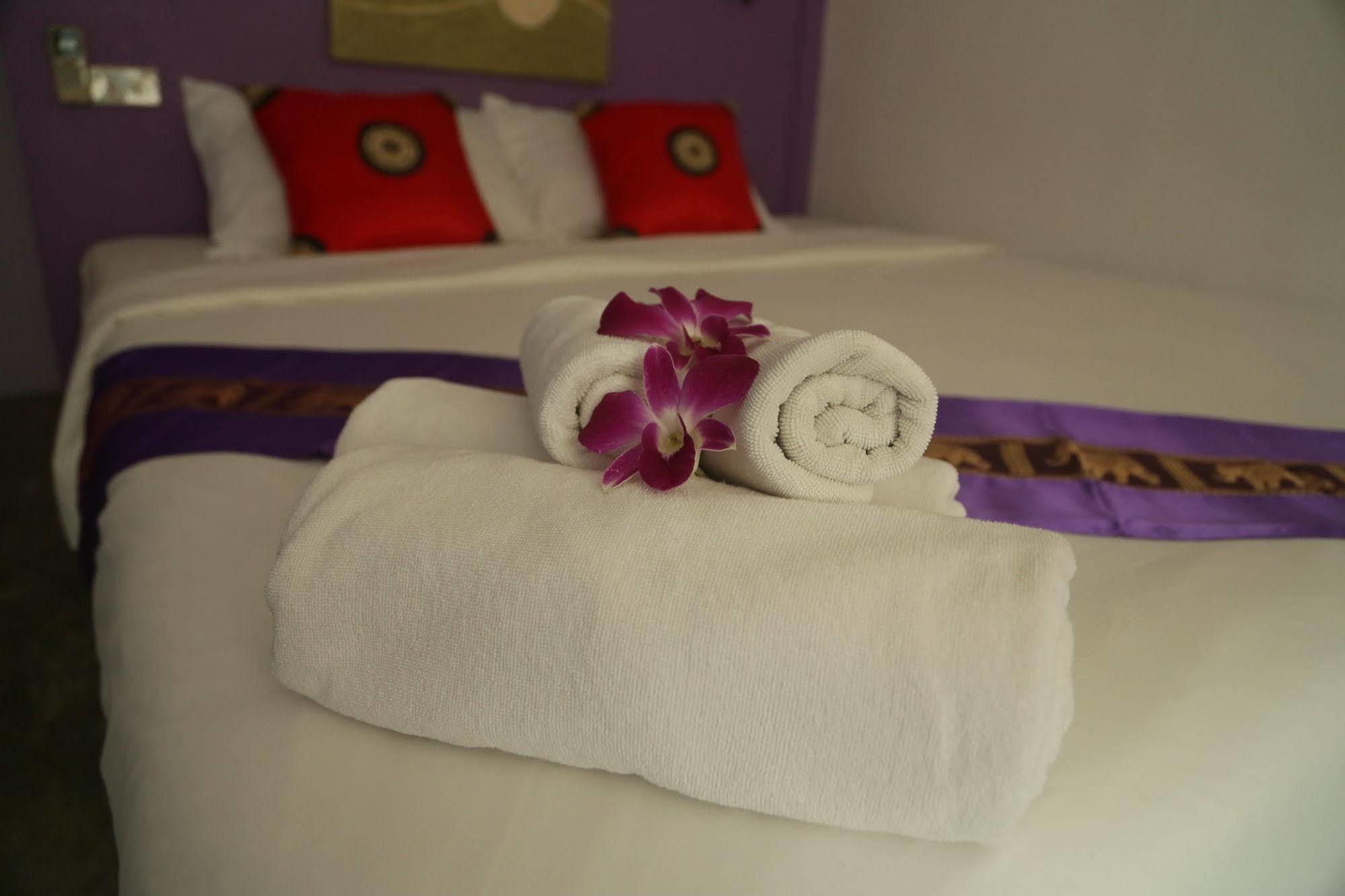Boondaree Home Resort หาดกะตะ ภายนอก รูปภาพ
